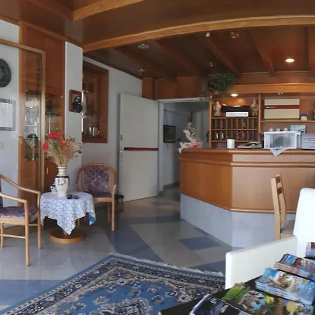 La Piroga Hotel